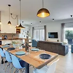 Villa Mit Privatem Pool Nur Wenige Minuten Von Den Straenden